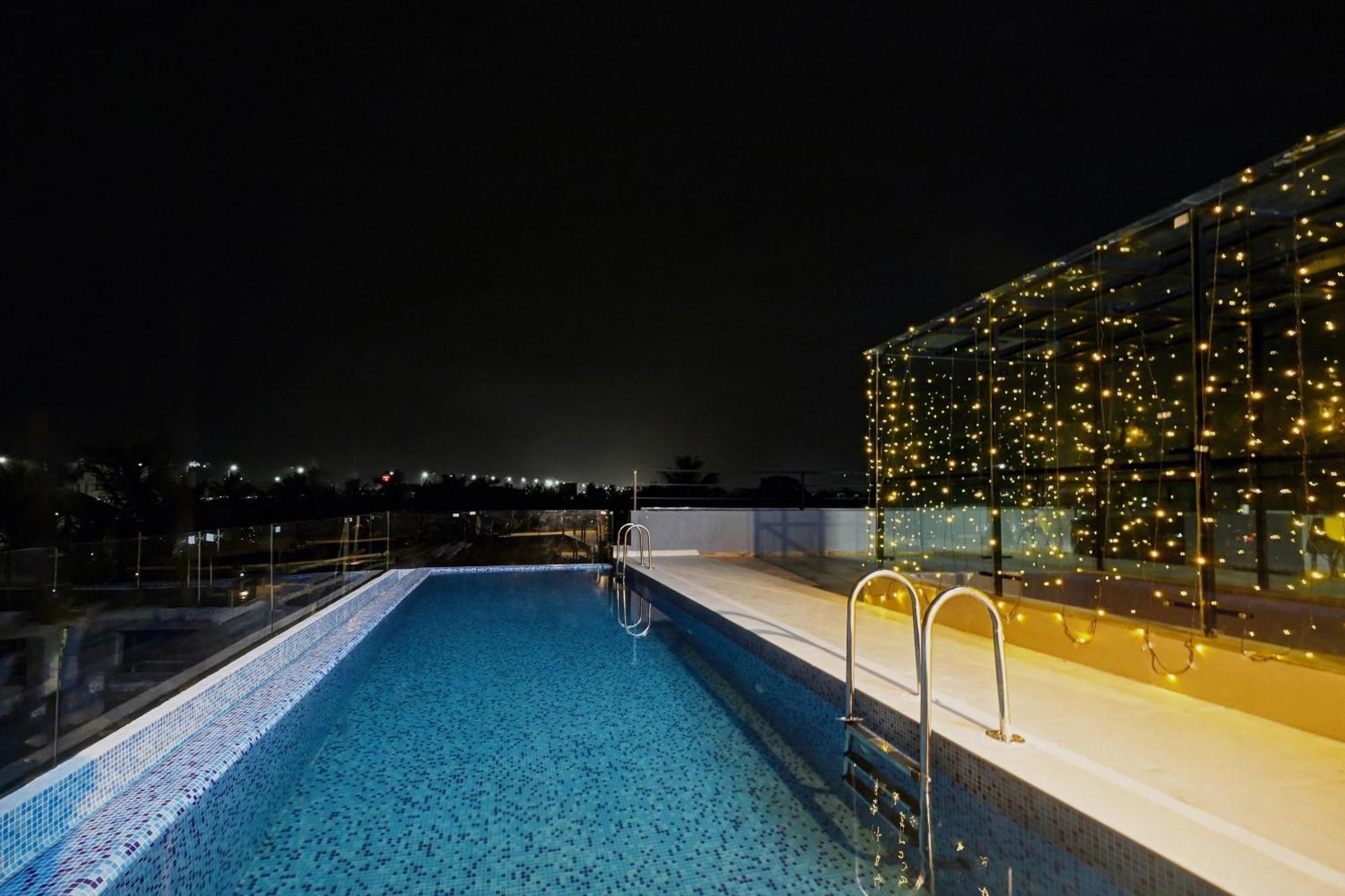 Super Townhouse Oak Hillside Aqua Khandagiri Exterior foto