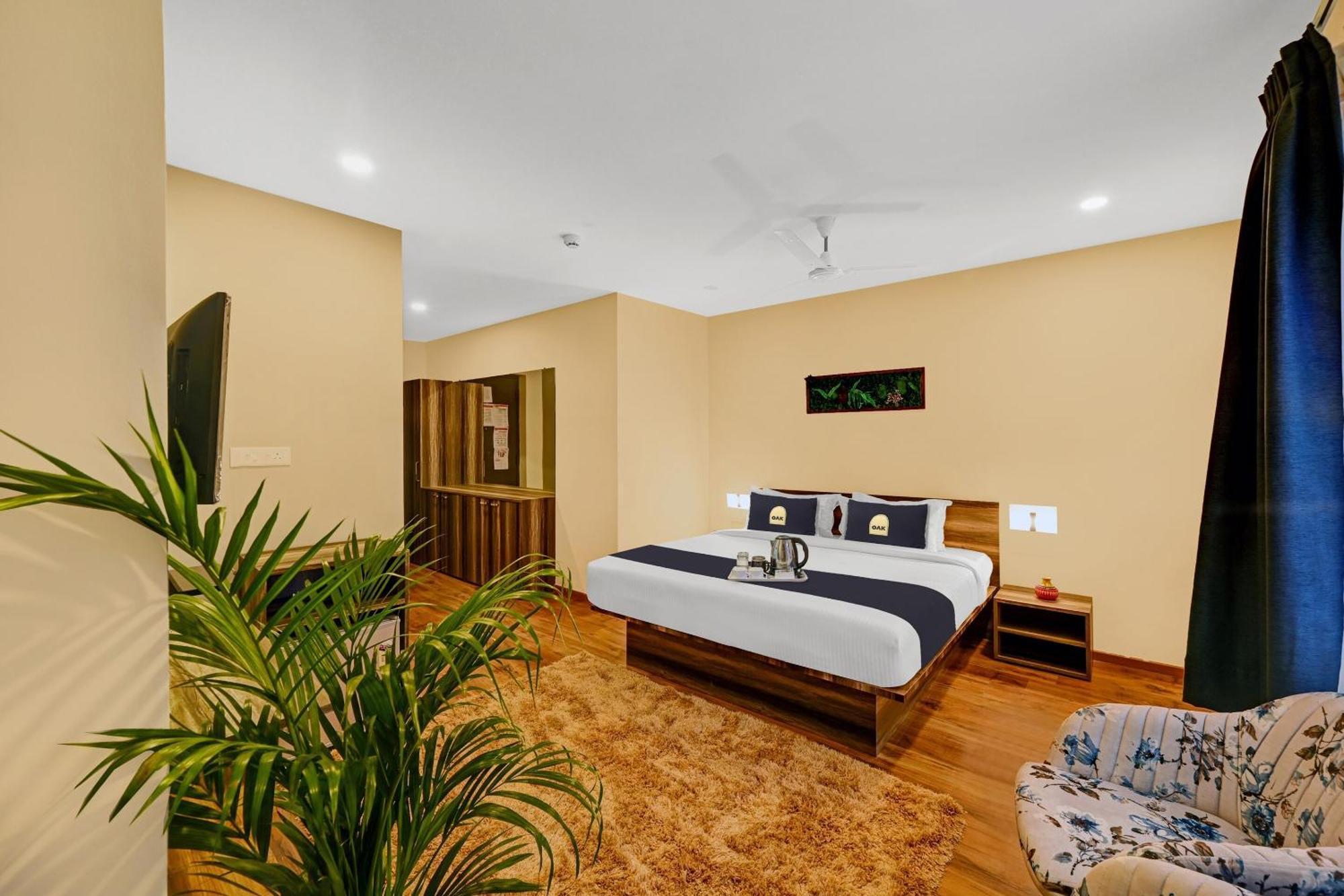 Super Townhouse Oak Hillside Aqua Khandagiri Exterior foto
