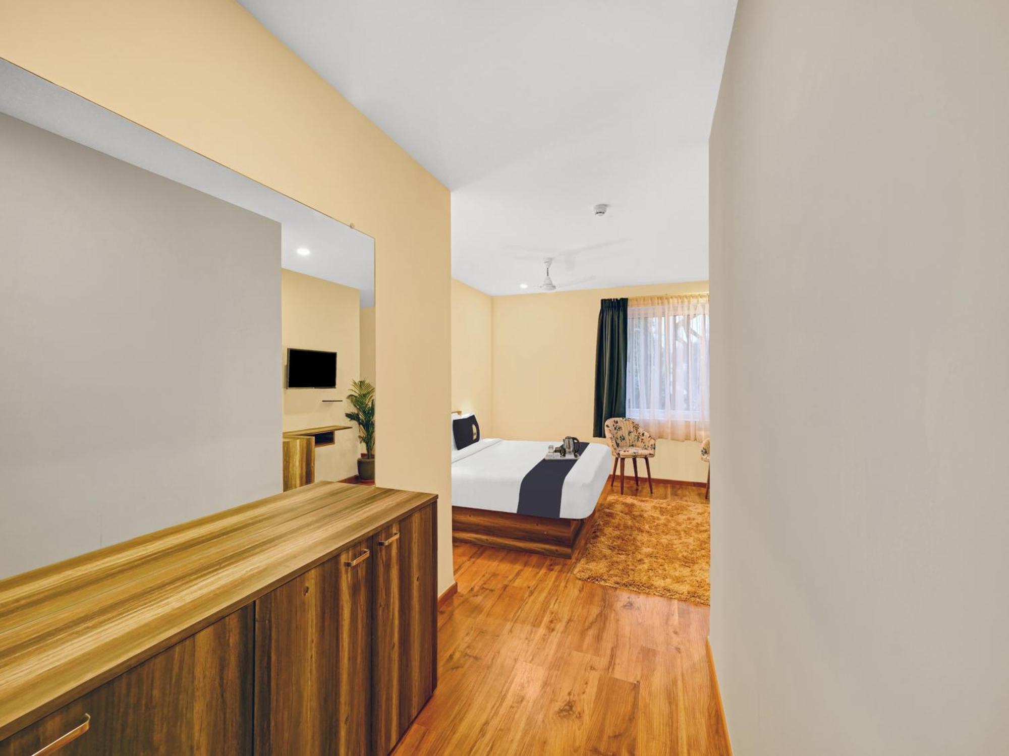 Super Townhouse Oak Hillside Aqua Khandagiri Exterior foto